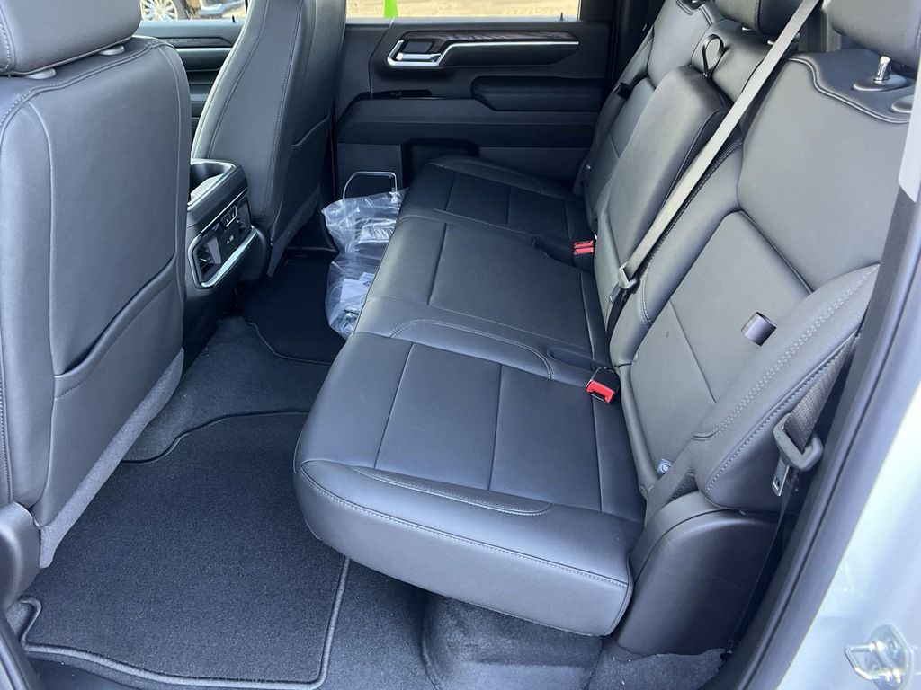 new 2025 GMC Sierra 2500HD car, priced at $80,403
