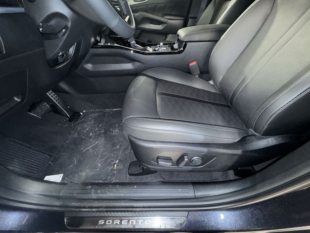 new 2025 Kia Sorento car, priced at $43,016