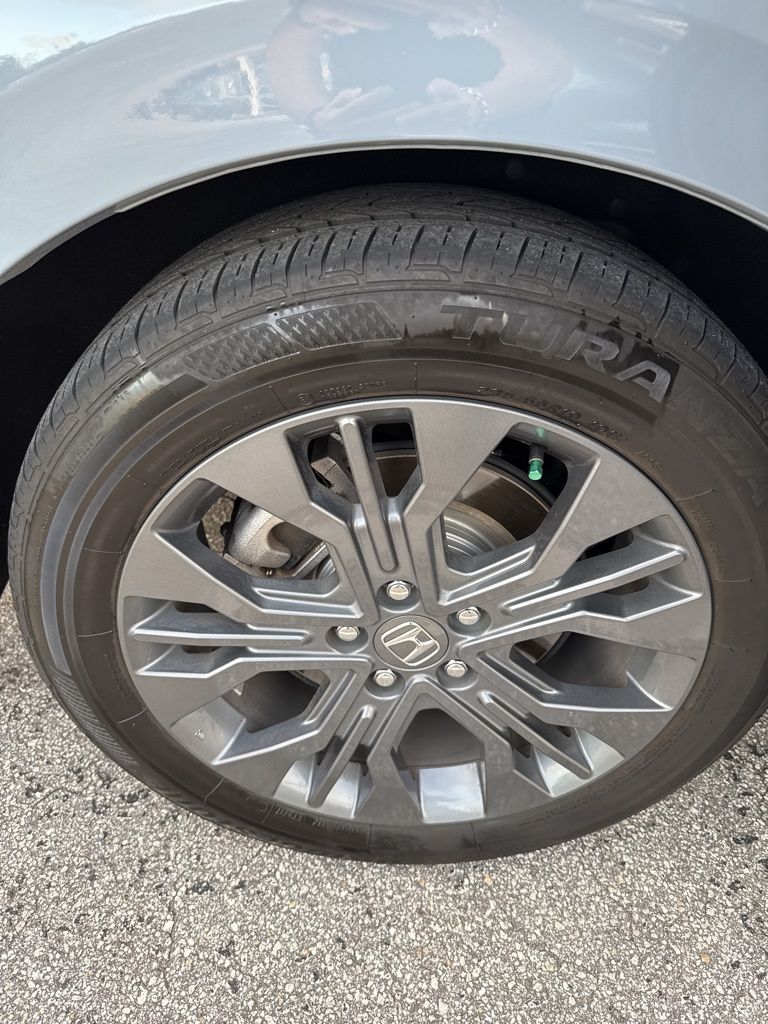 used 2025 Honda Odyssey car, priced at $42,491