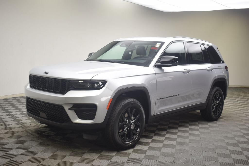 new 2025 Jeep Grand Cherokee car, priced at $37,308