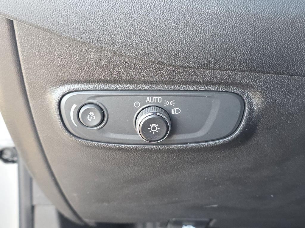 used 2023 Chevrolet Equinox car, priced at $18,994