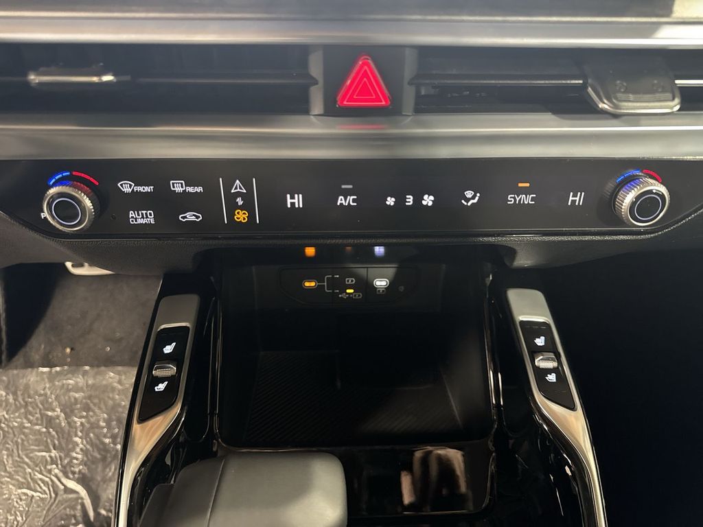 new 2025 Kia Sorento car, priced at $43,564