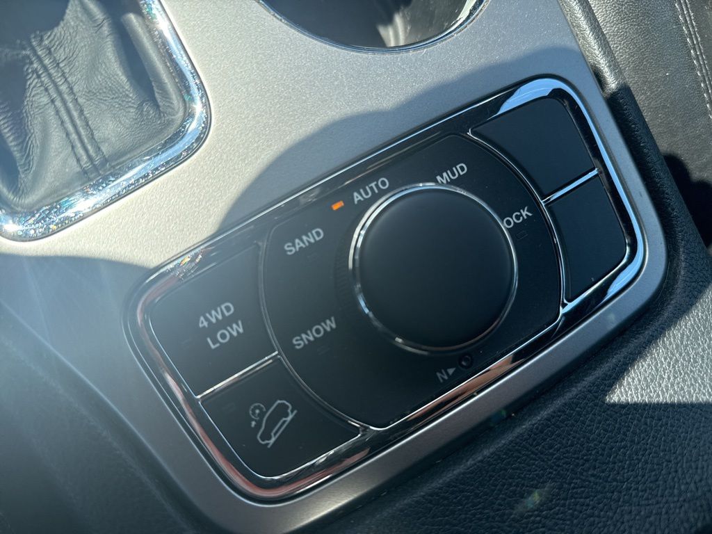 used 2018 Jeep Grand Cherokee car, priced at $13,900