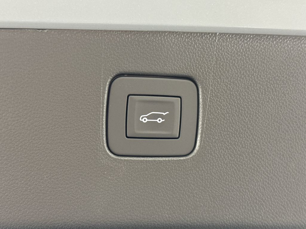 new 2025 Buick Envista car, priced at $31,085
