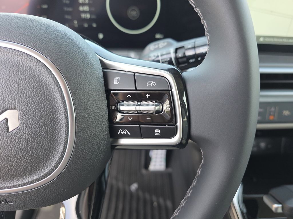 new 2025 Kia Sorento car, priced at $38,877