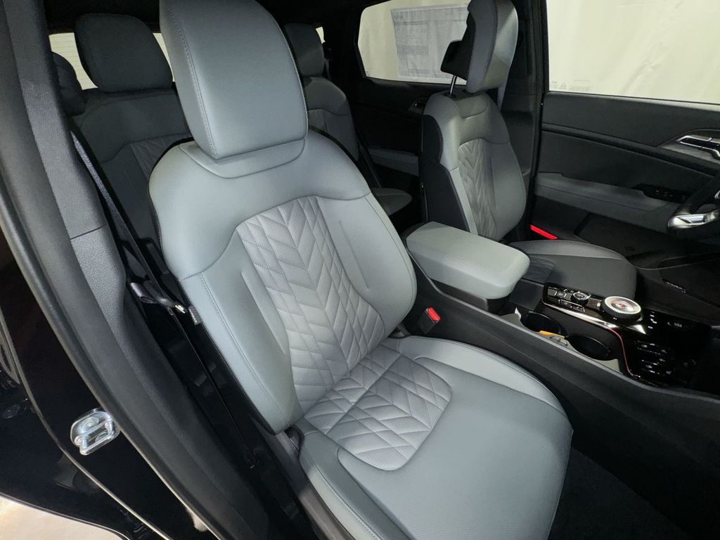 new 2025 Kia Sportage Plug-In Hybrid car, priced at $45,042