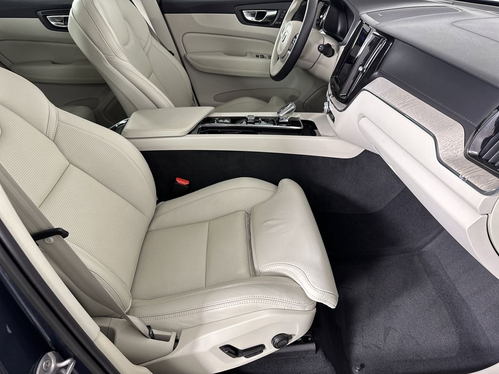 used 2022 Volvo XC60 car, priced at $36,795