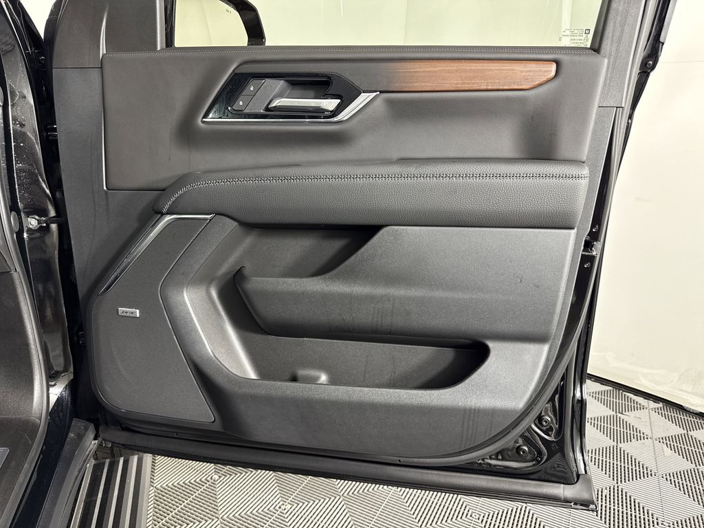 new 2025 GMC Yukon XL car, priced at $97,086
