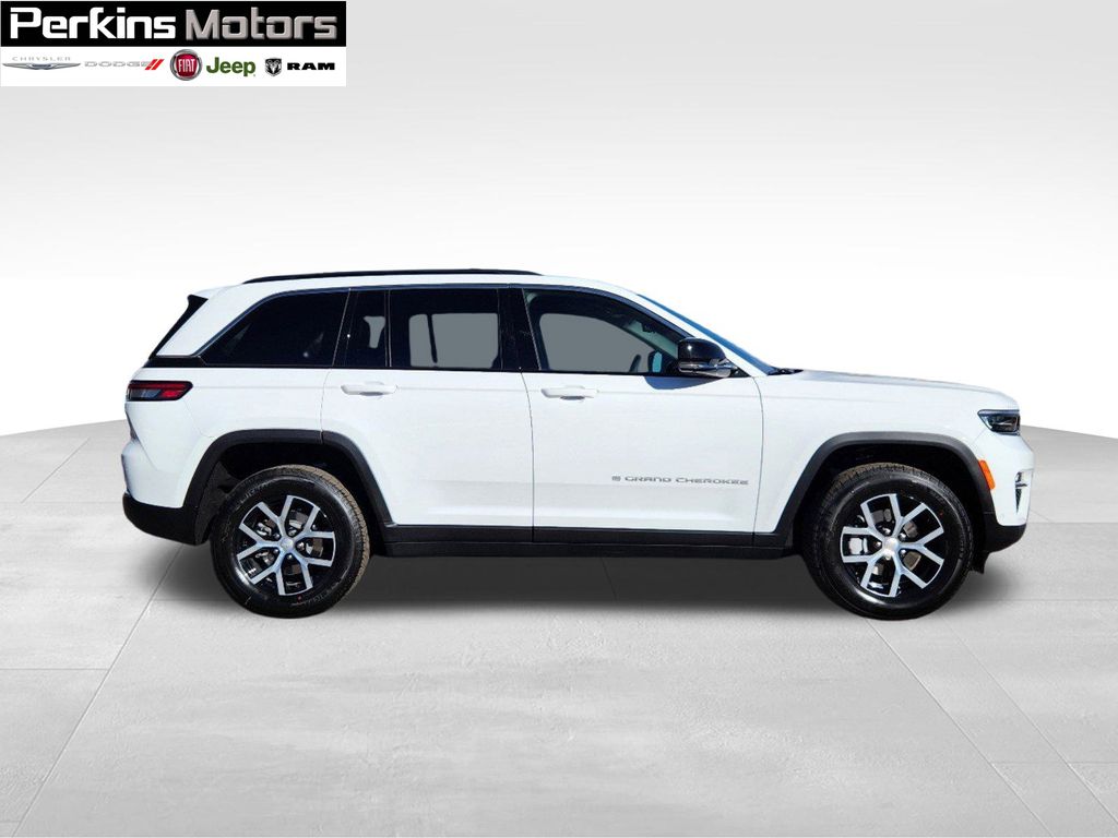 new 2025 Jeep Grand Cherokee car, priced at $48,399