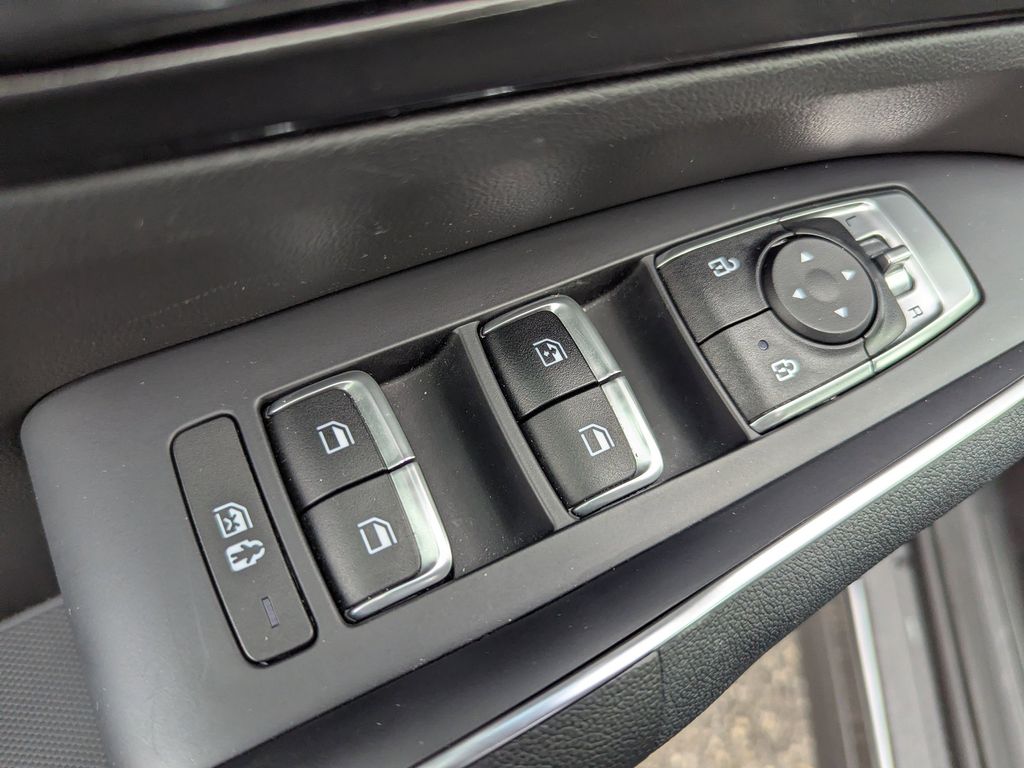 used 2023 Kia Sorento car, priced at $24,692