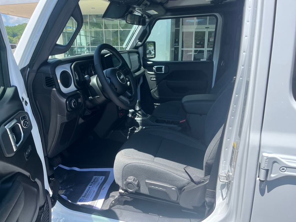 new 2025 Jeep Wrangler car, priced at $48,791