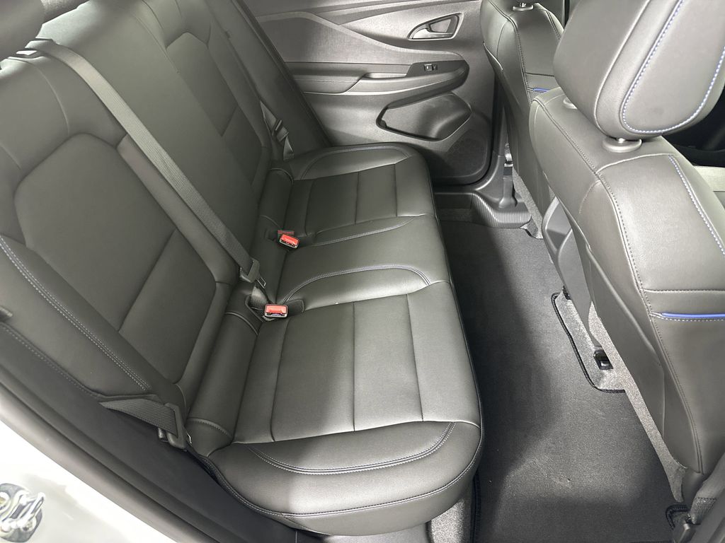 new 2025 Buick Envista car, priced at $29,374
