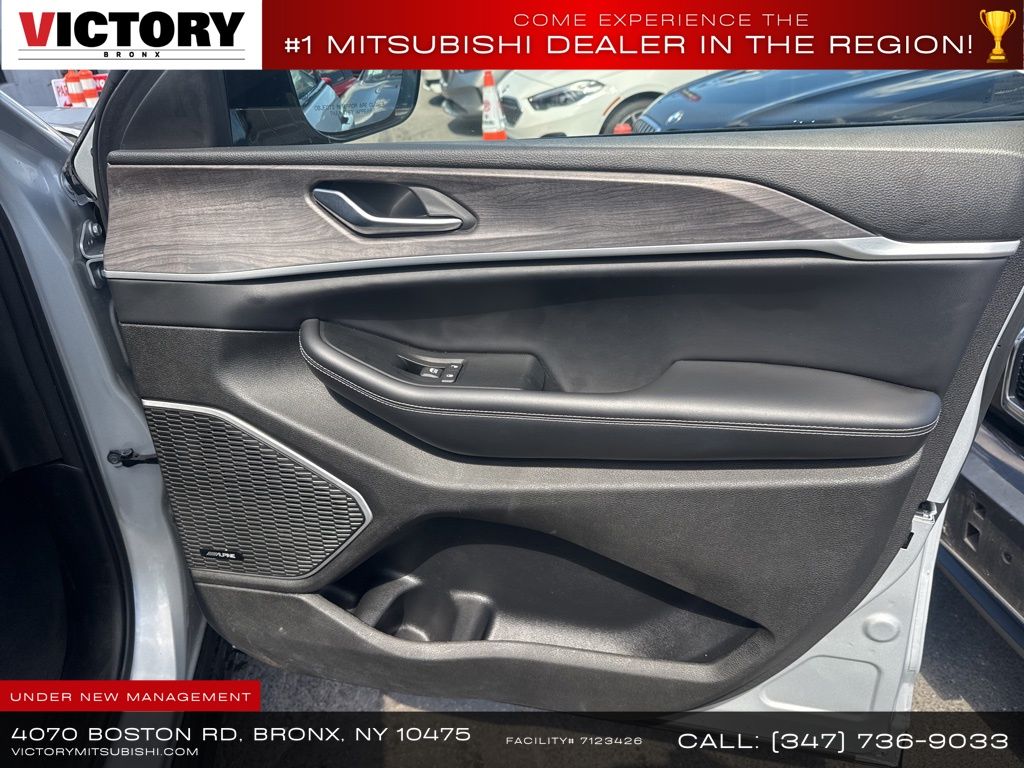 used 2023 Jeep Grand Cherokee car, priced at $22,495