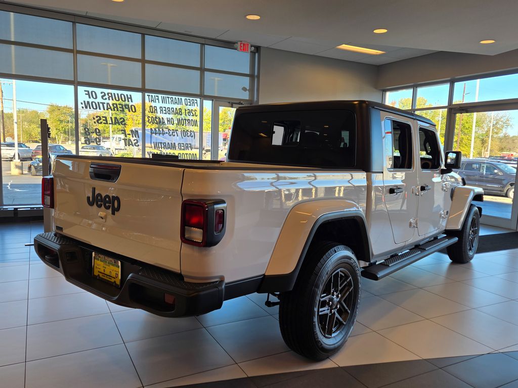 new 2025 Jeep Gladiator car, priced at $42,434