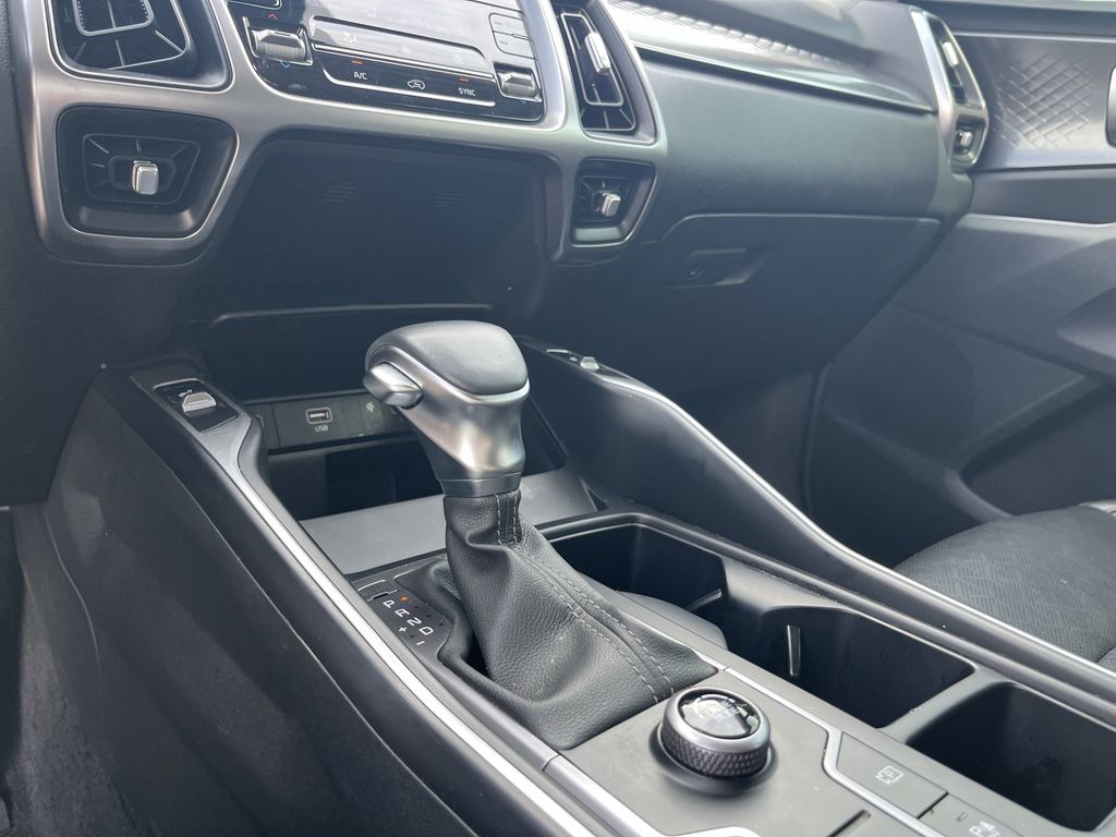 used 2023 Kia Sorento car, priced at $26,542