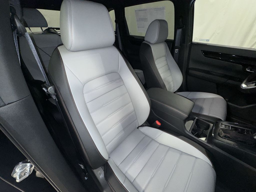 new 2026 Honda CR-V Hybrid car, priced at $43,645