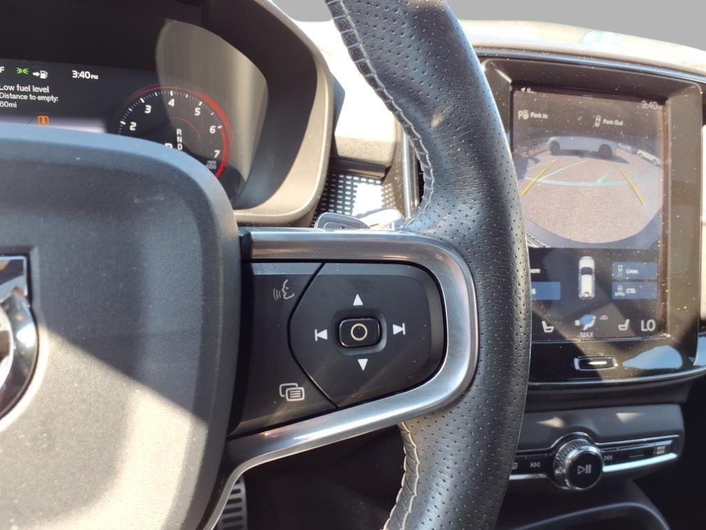 used 2019 Volvo XC40 car, priced at $18,111