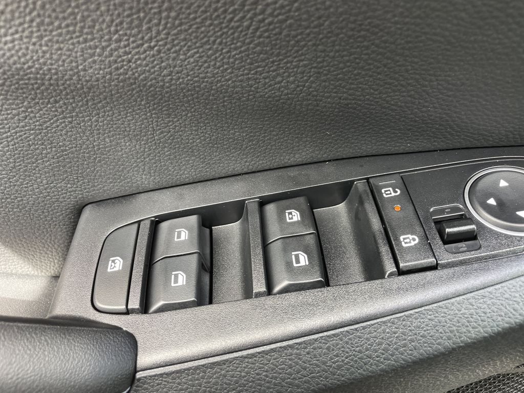 new 2025 Kia Seltos car, priced at $24,958