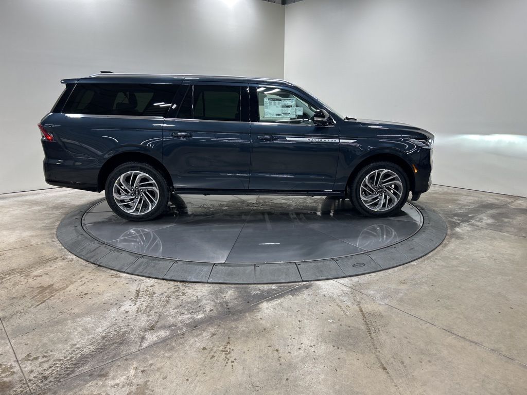 new 2025 Lincoln Navigator L car, priced at $104,685