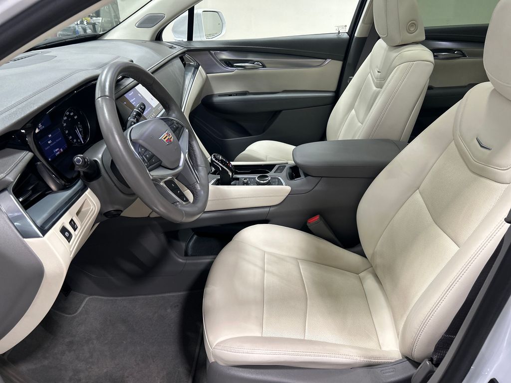 used 2020 Cadillac XT5 car, priced at $29,969
