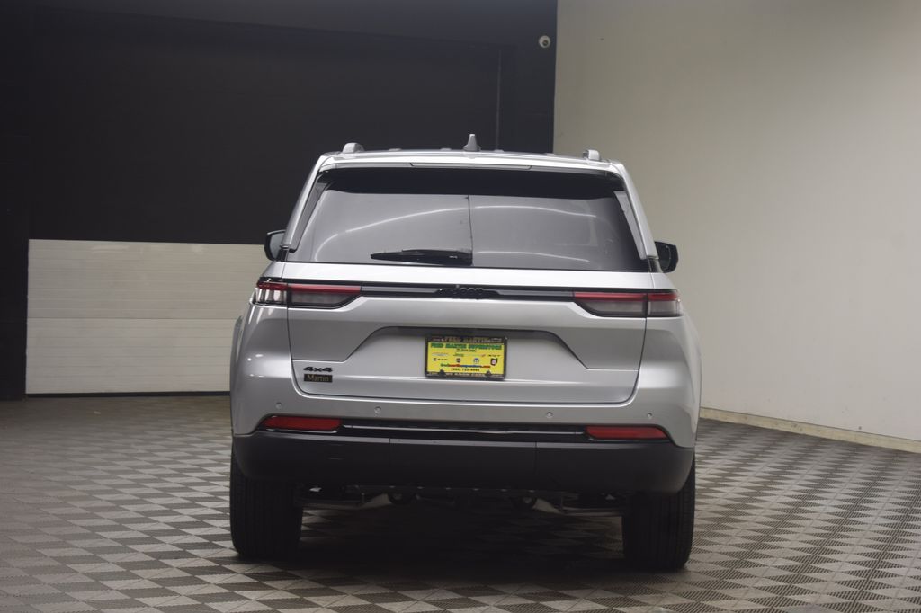 new 2025 Jeep Grand Cherokee car, priced at $37,308