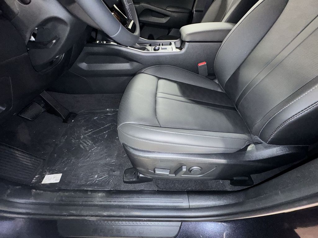 new 2025 Kia Sorento car, priced at $40,546