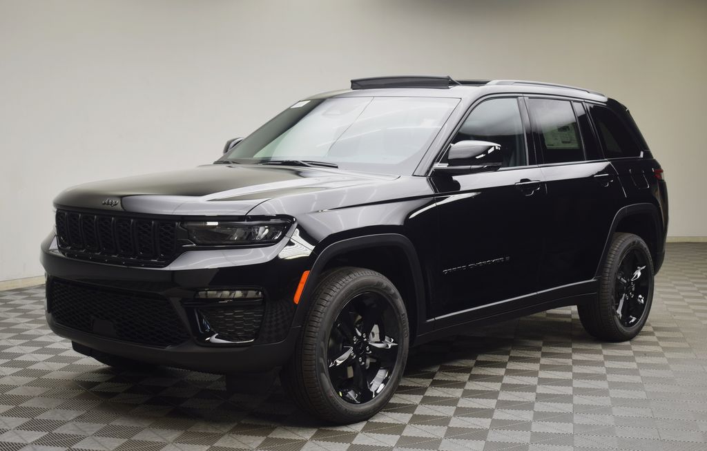 new 2025 Jeep Grand Cherokee car, priced at $44,150