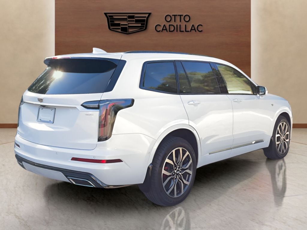 used 2022 Cadillac XT6 car, priced at $37,000