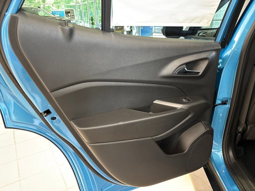 new 2025 Chevrolet Trax car, priced at $25,880
