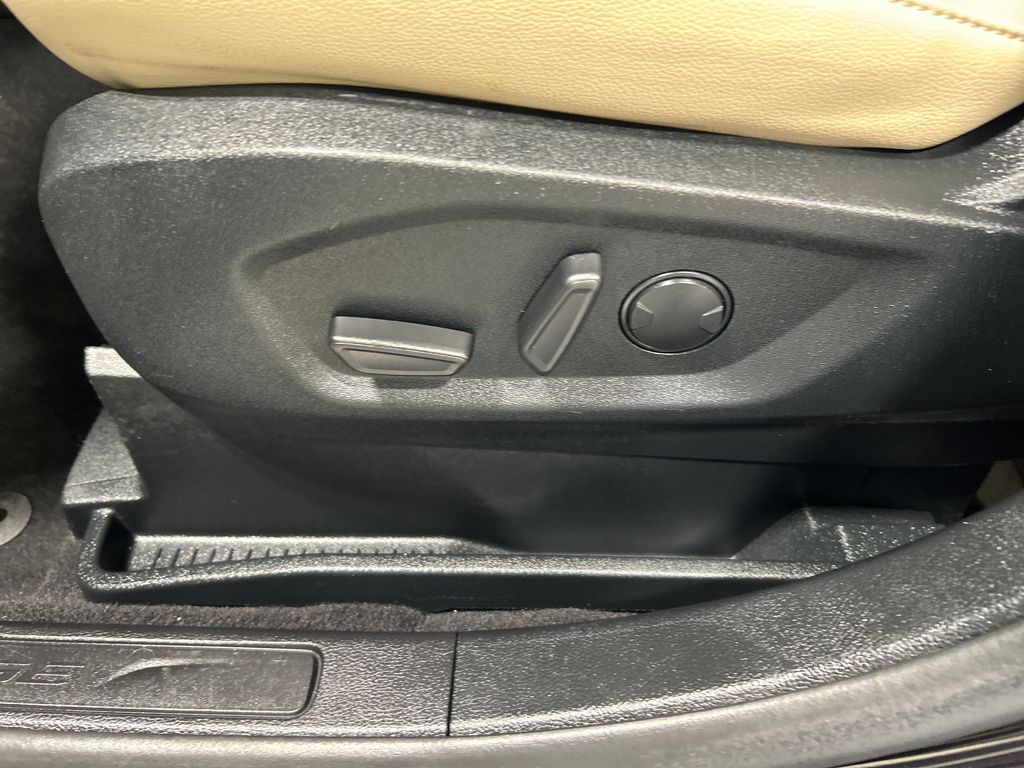 used 2022 Ford Edge car, priced at $28,540