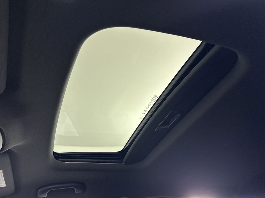 new 2025 Buick Envista car, priced at $28,080