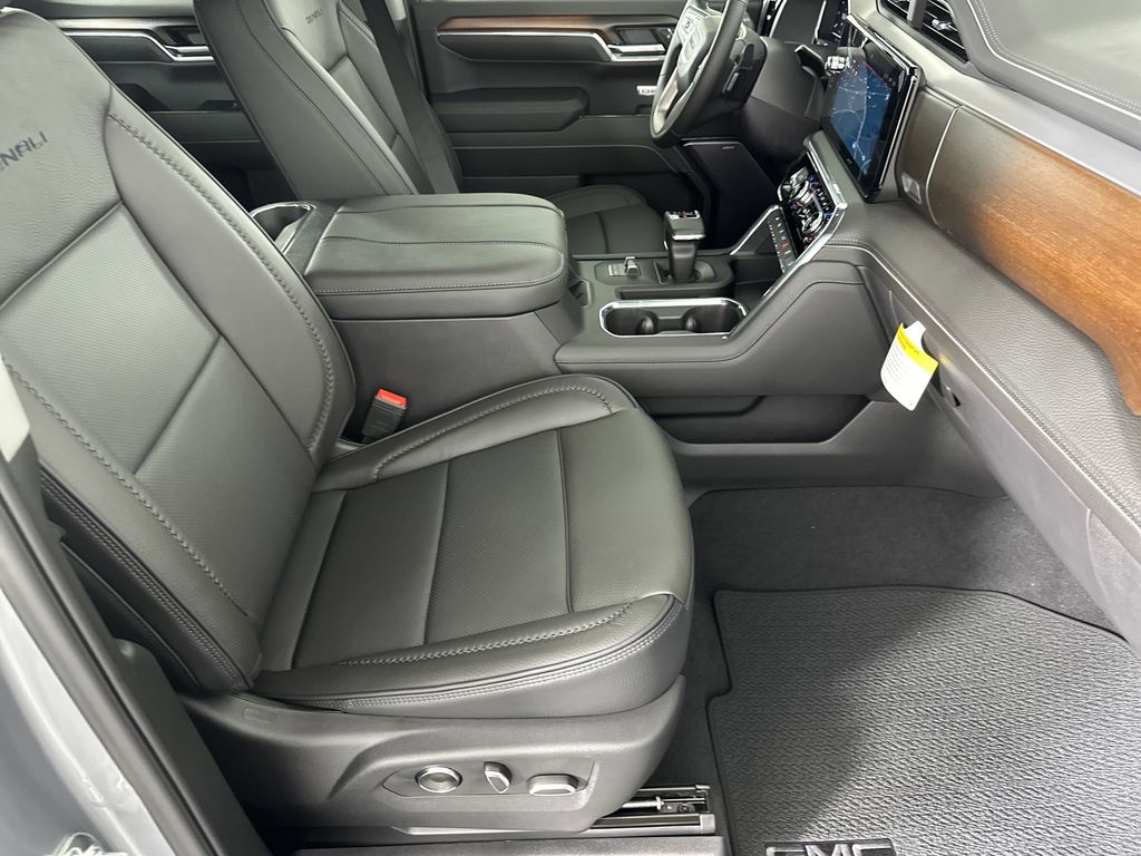 new 2025 GMC Sierra 1500 car, priced at $68,494