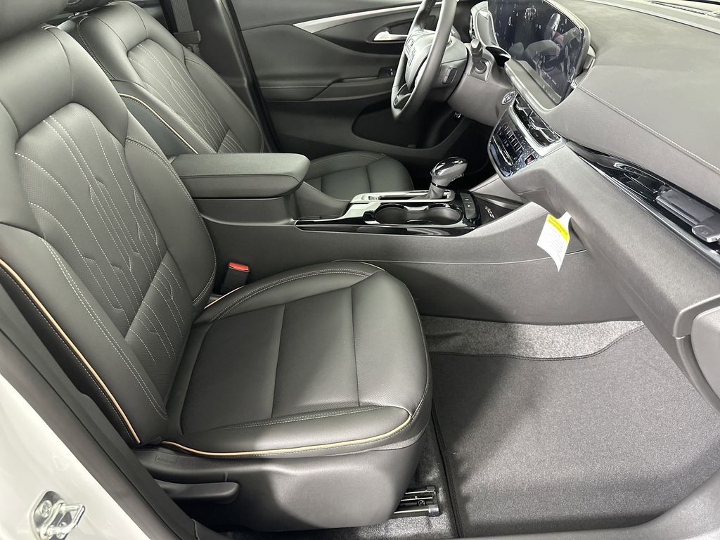 new 2025 Buick Envista car, priced at $31,685