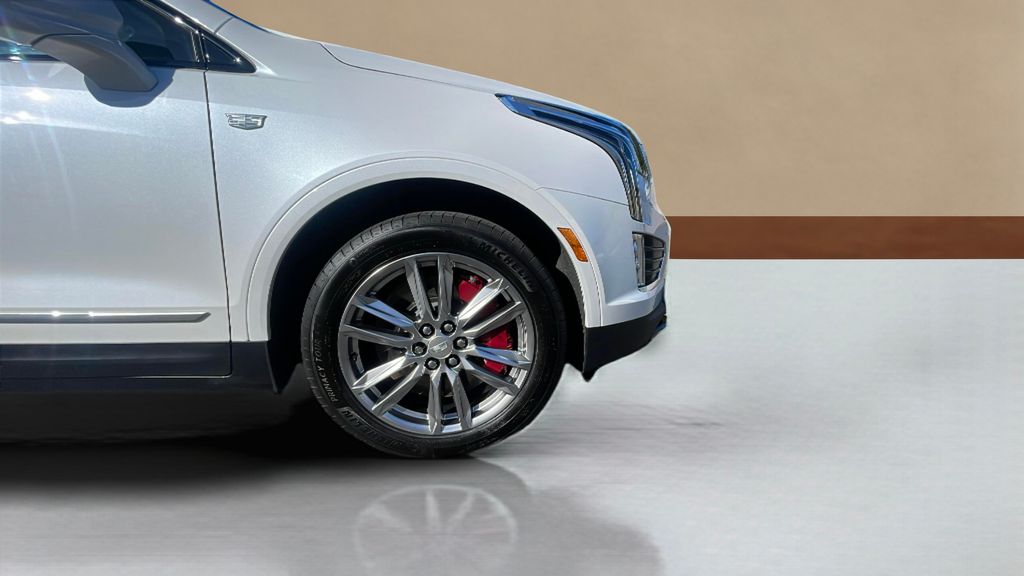 used 2022 Cadillac XT5 car, priced at $37,500