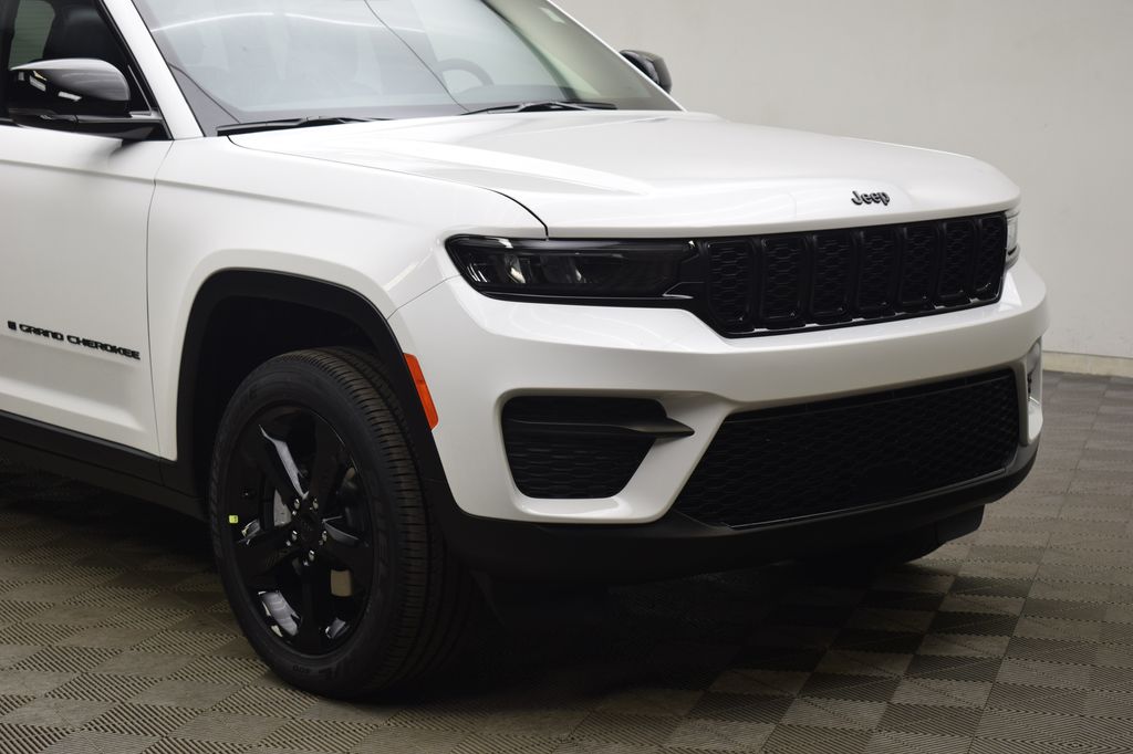 new 2025 Jeep Grand Cherokee car, priced at $44,347