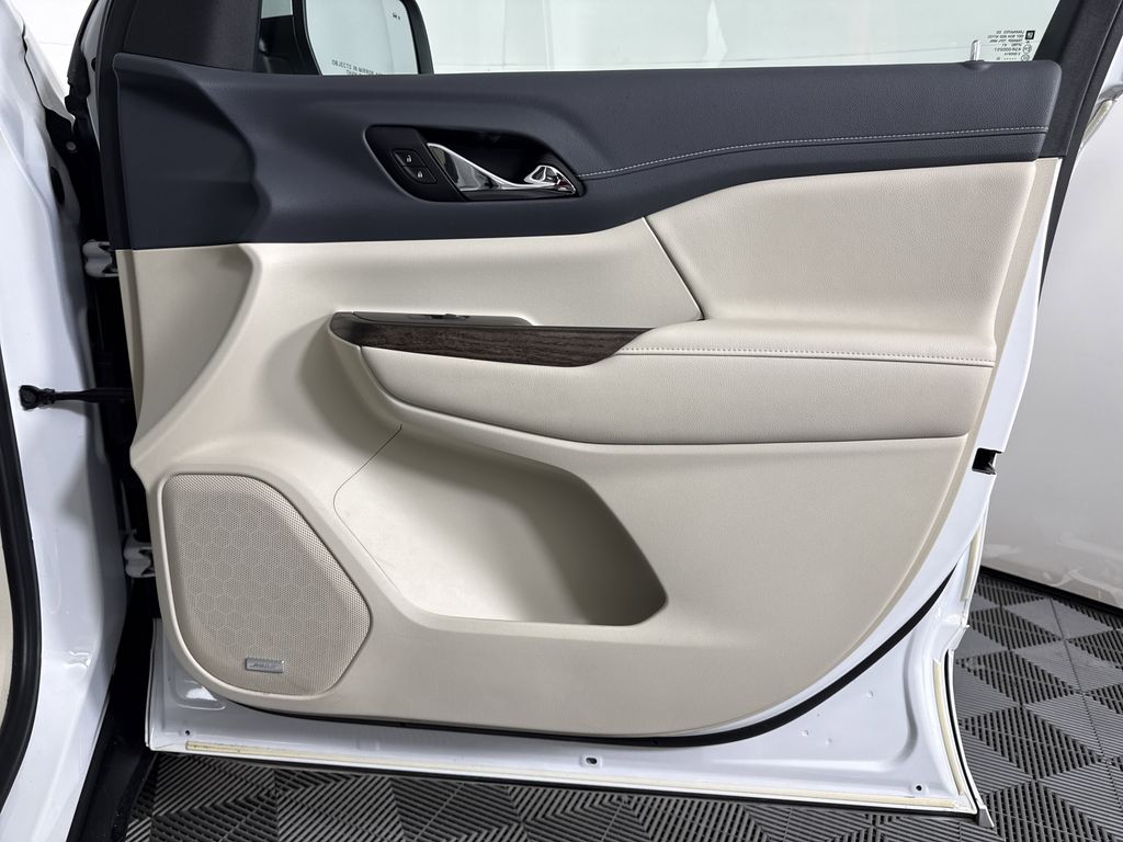 used 2020 GMC Acadia car, priced at $29,690