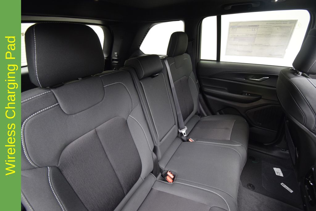 new 2025 Jeep Grand Cherokee car, priced at $37,951