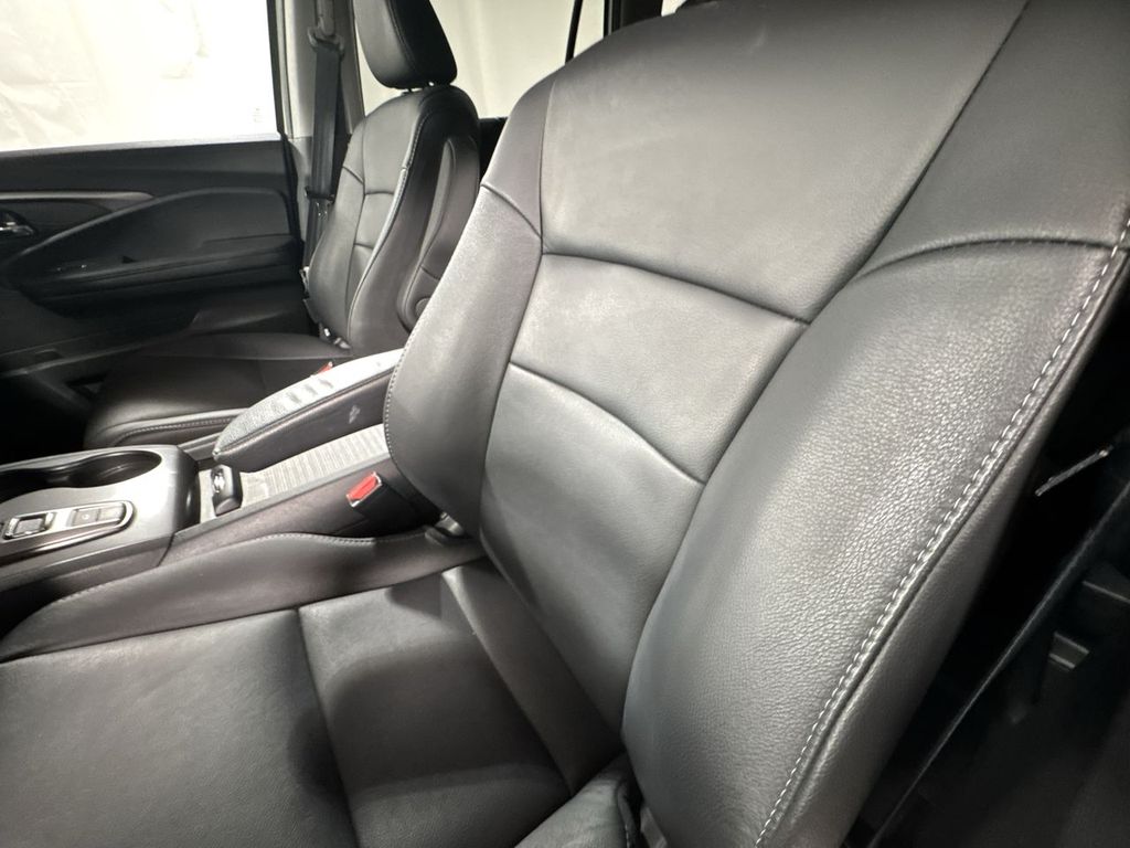 used 2022 Honda Pilot car, priced at $33,792