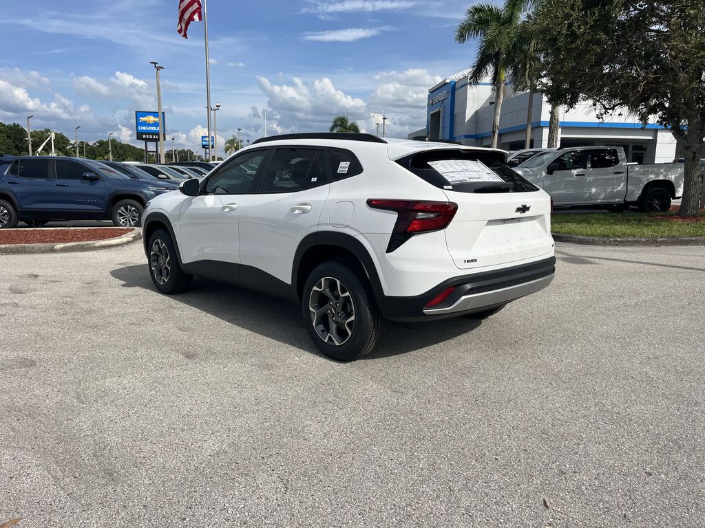 new 2025 Chevrolet Trax car, priced at $23,274