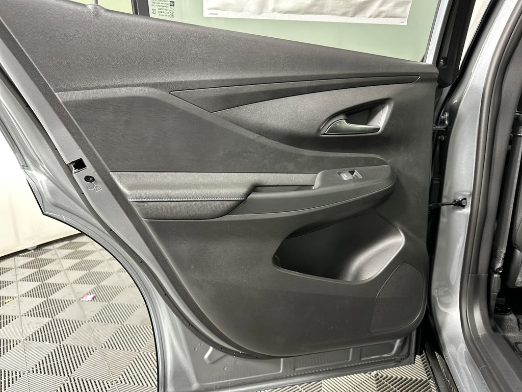new 2025 Buick Envista car, priced at $29,869