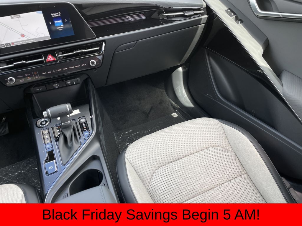 new 2025 Kia Niro car, priced at $30,646