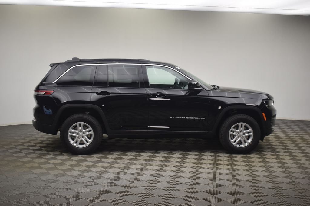 new 2025 Jeep Grand Cherokee car, priced at $40,067
