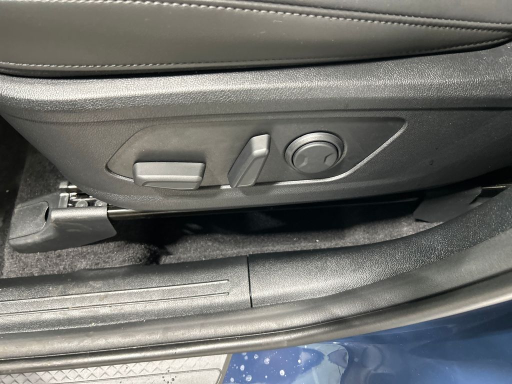 new 2025 Kia Sorento car, priced at $35,854