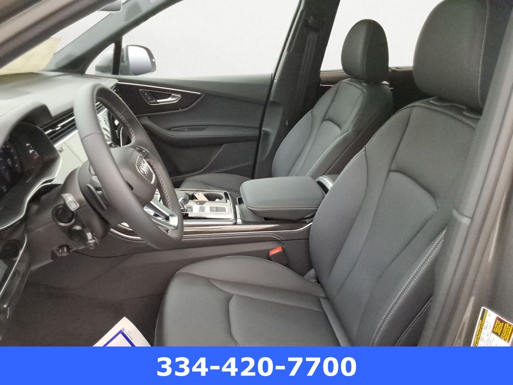 new 2025 Audi Q7 car, priced at $70,300