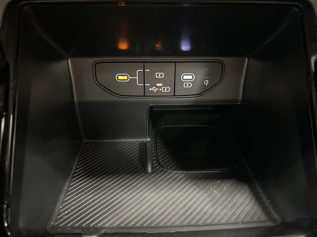 new 2025 Kia Sorento car, priced at $40,122