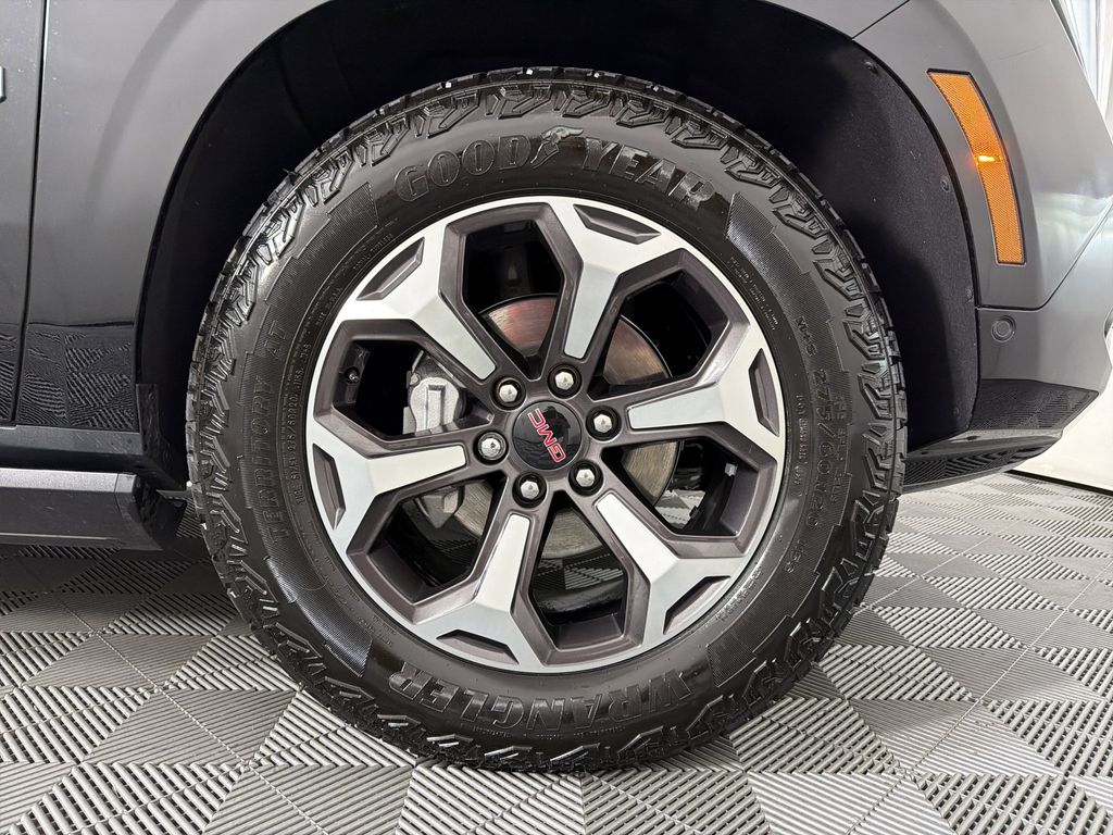 used 2025 GMC Yukon car, priced at $89,995