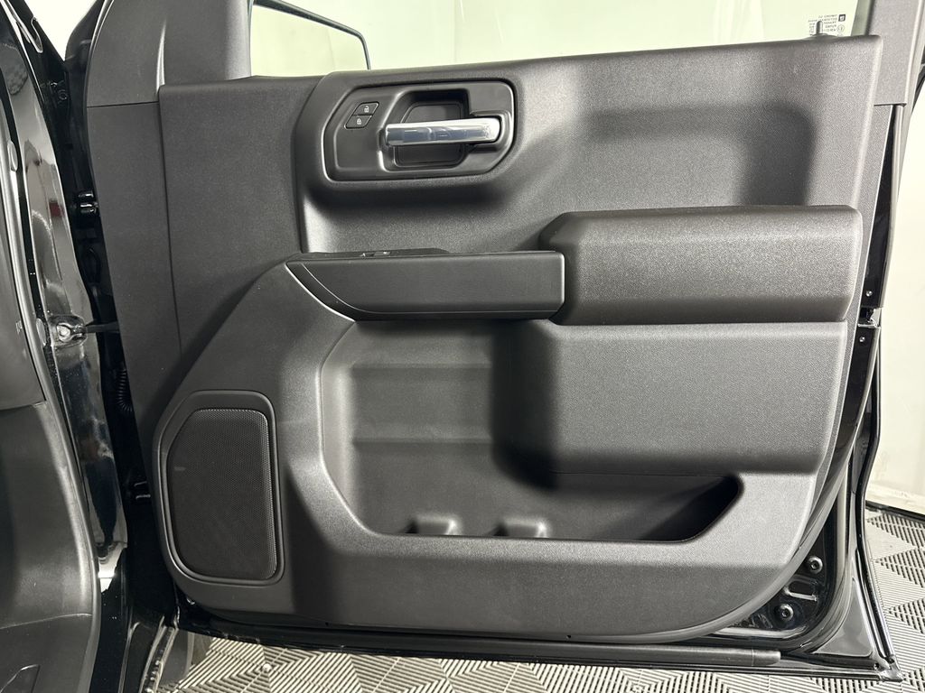 new 2025 GMC Sierra 1500 car, priced at $36,880