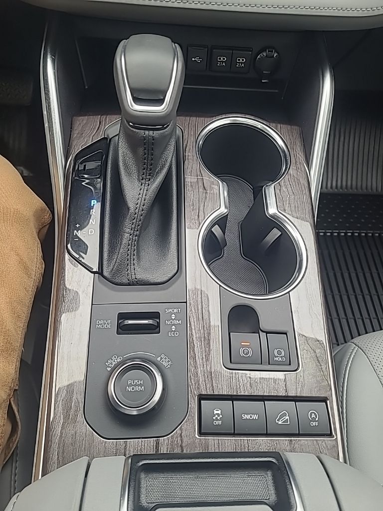 used 2021 Toyota Highlander car, priced at $41,209