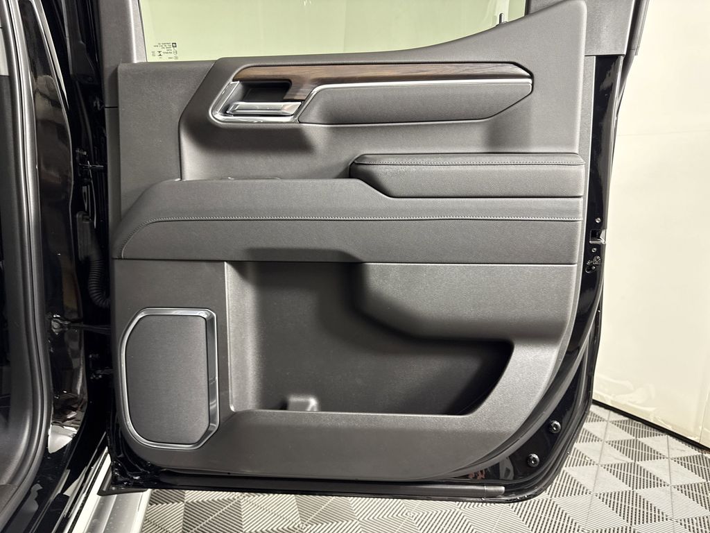 new 2025 GMC Sierra 1500 car, priced at $58,119