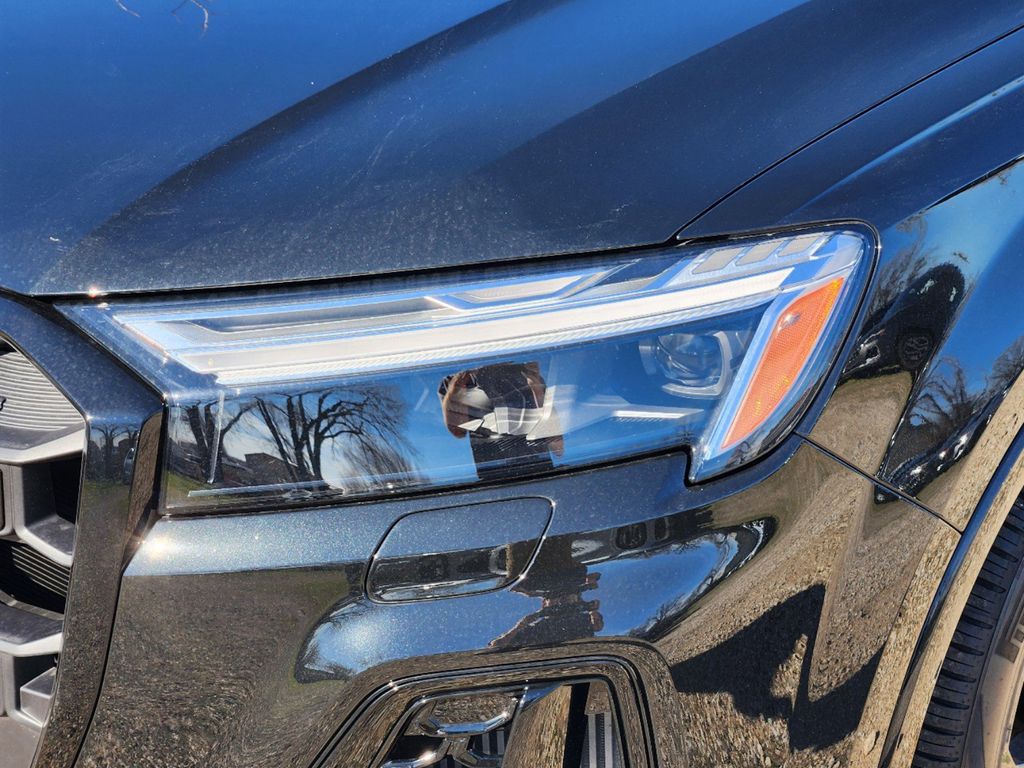 new 2025 Audi SQ7 car, priced at $98,995